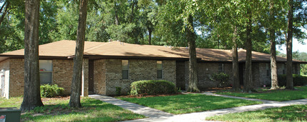 Hammock Oaks Apartments in Newberry, FL - Building Photo - Building Photo