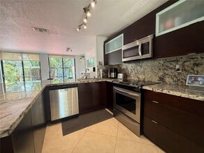 9872 Costa Del Sol Blvd in Doral, FL - Building Photo - Building Photo