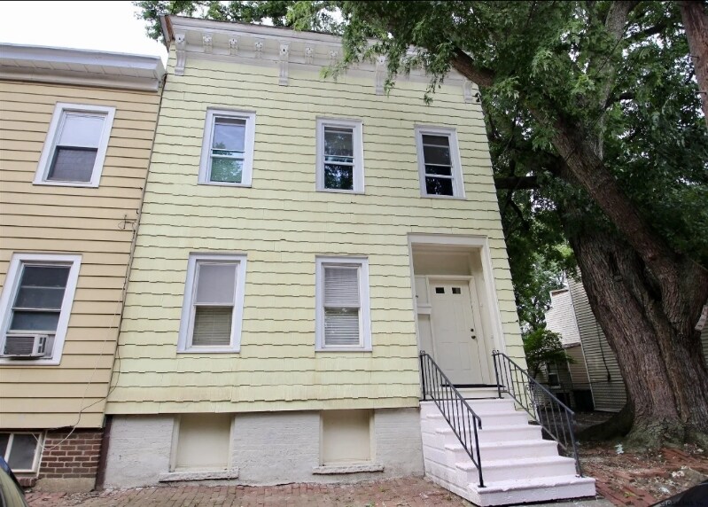 530 3rd St in Albany, NY - Building Photo