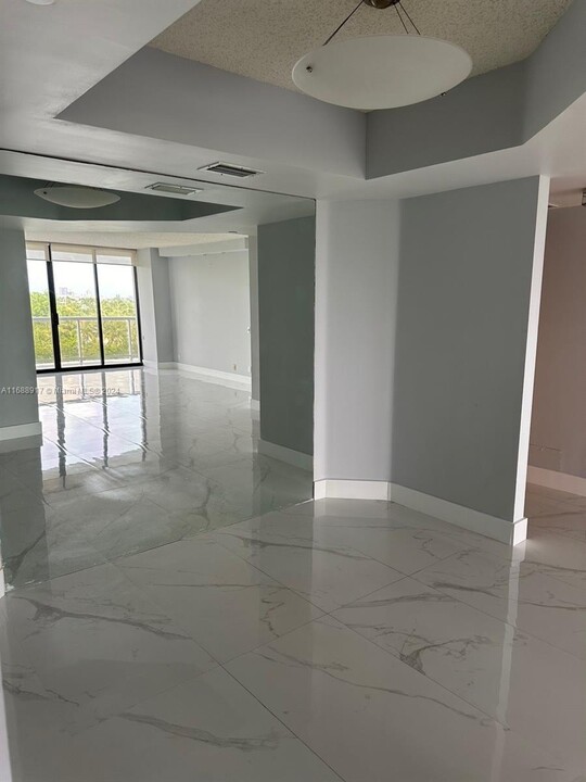 3640 Yacht Club Dr in Aventura, FL - Building Photo