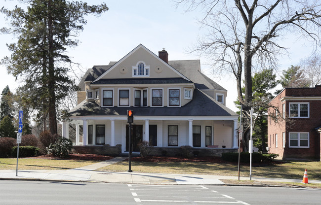 586 Western Ave in Albany, NY - Building Photo - Building Photo