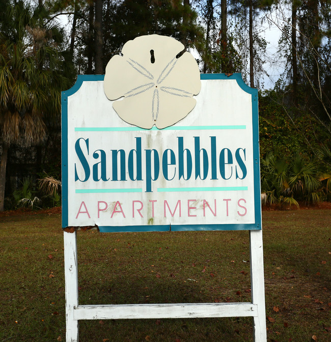 Sandpebbles Apartments in Tallahassee, FL - Foto de edificio - Building Photo