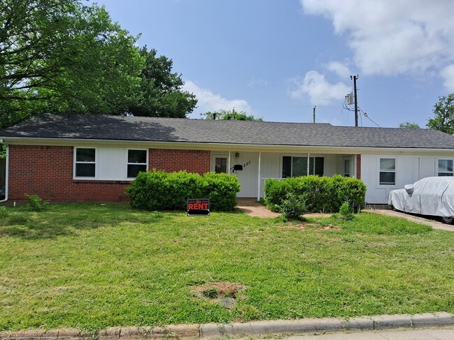 207 Arnett Dr, Unit 2 Bedroom 2 Bathroom, Unit 2 Bedroom 2 Bathroom