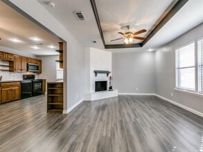 1504 Ridge Ct in Midlothian, TX - Foto de edificio - Building Photo