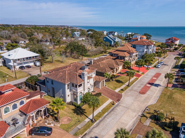 property at 538 Villa Dr