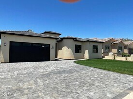 6824 N 14th St in Phoenix, AZ - Building Photo