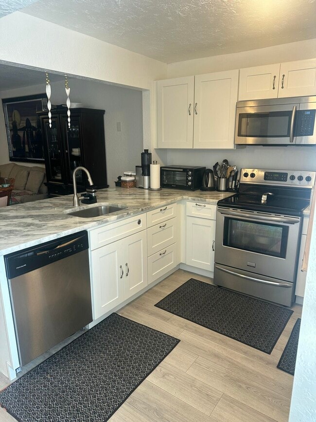 3550 NW 104th Ave in Coral Springs, FL - Building Photo - Building Photo