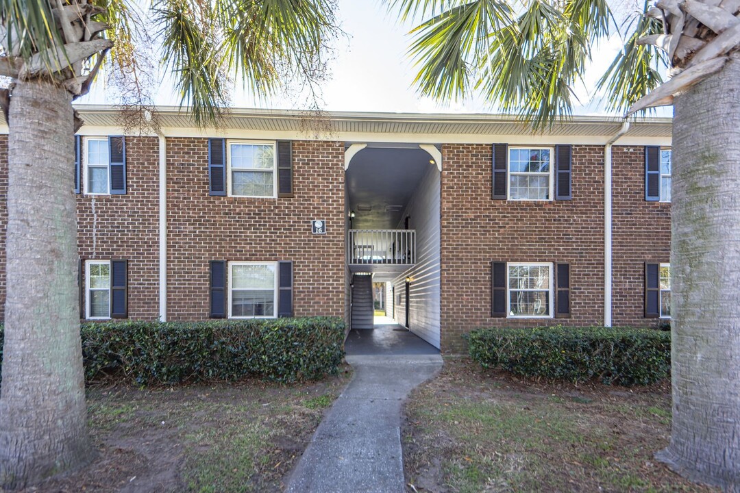 21 Rivers Point Row in Charleston, SC - Building Photo