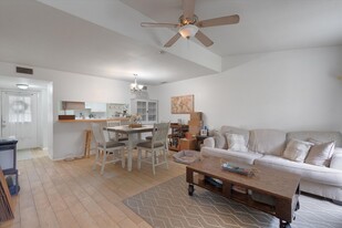 6029 Old Fredericksburg Rd in Austin, TX - Building Photo