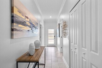 1102 Kingsbarn St in Davenport, FL - Foto de edificio - Building Photo
