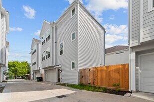 623 Link Rd in Houston, TX - Building Photo