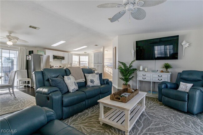 property at 2970 Sloop Ln