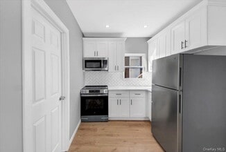 216 Pugsley Ave in Bronx, NY - Building Photo - Building Photo