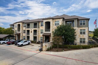 Oaks of Kyle Apartments in Kyle, TX - Foto de edificio - Building Photo