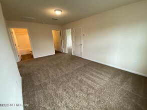 8136 Meadow Walk Ln in Jacksonville, FL - Building Photo - Building Photo