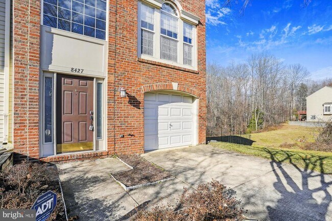 8427 Carmela Cir in Springfield, VA - Building Photo - Building Photo