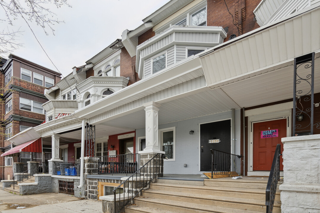 5139 Pine St, Unit 2 in Philadelphia, PA - Foto de edificio