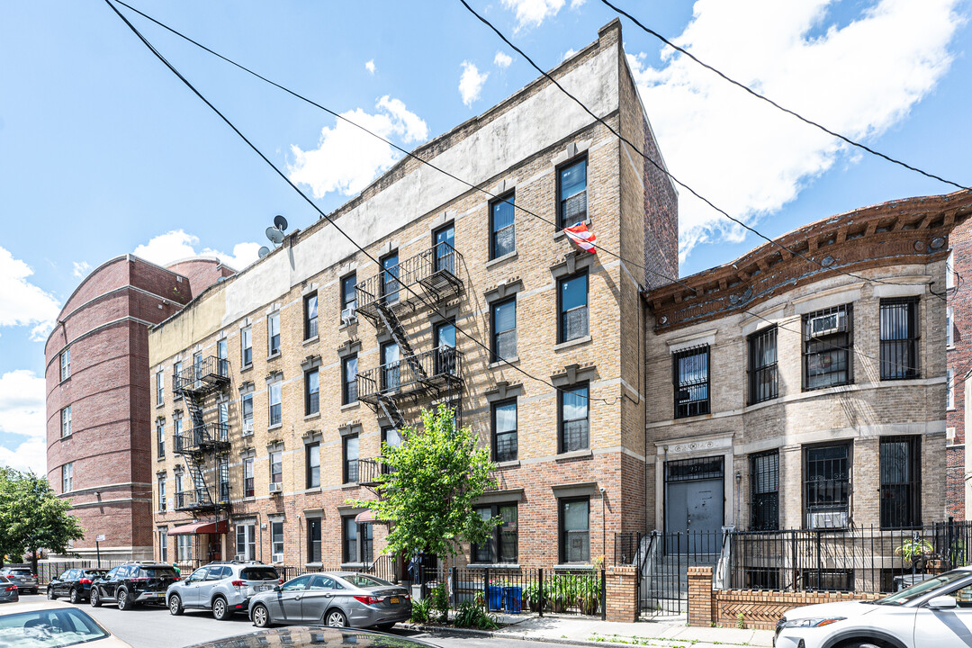 236 New Jersey Ave in Brooklyn, NY - Foto de edificio