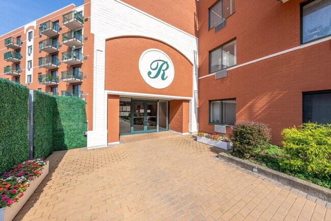 property at 123 Mamaroneck Ave