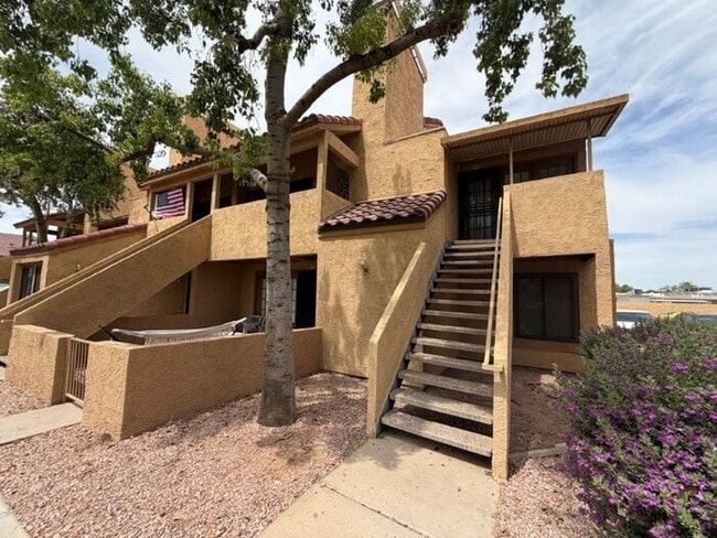 property at 4901 S Calle Los Cerros Dr