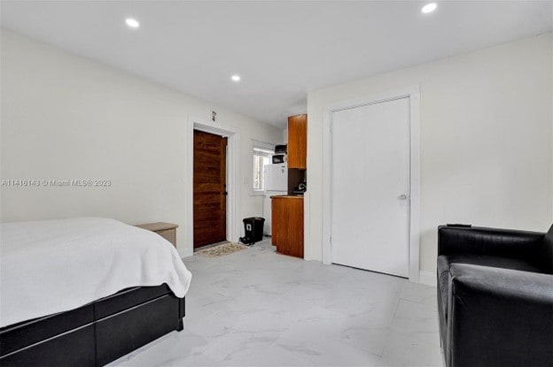 1169 SW 23rd Ave in Miami, FL - Foto de edificio - Building Photo