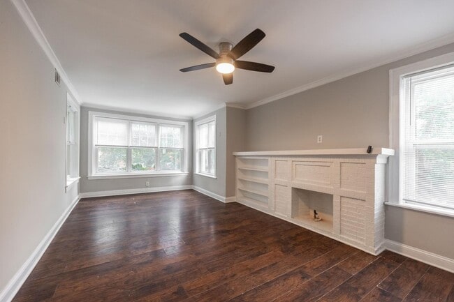 property at 6300 N Oakley Ave