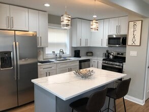 9425 S Indiana Ave in Chicago, IL - Building Photo - Building Photo