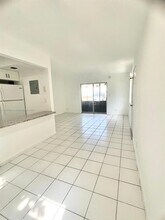 850 SW 74th Terrace-Unit -4 in North Lauderdale, FL - Building Photo - Building Photo
