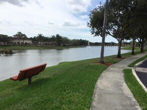 2516 Centergate Dr in Miramar, FL - Building Photo - Building Photo