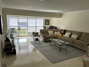 1860 NW 13th St, Unit #101 in Delray Beach, FL - Foto de edificio - Building Photo