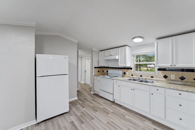 20693 N Navasota St in New Caney, TX - Building Photo - Building Photo