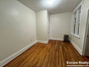1788 Beacon St in Brookline, MA - Building Photo - Building Photo