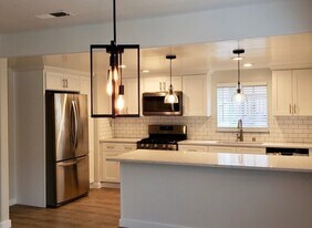 3357 Madison St in Carlsbad, CA - Building Photo