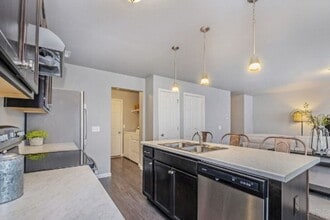 1014 W Villas Dr in Vicksburg, MI - Building Photo - Building Photo