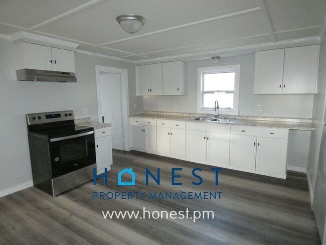 35 Summer St in Waterville, ME - Building Photo - Building Photo