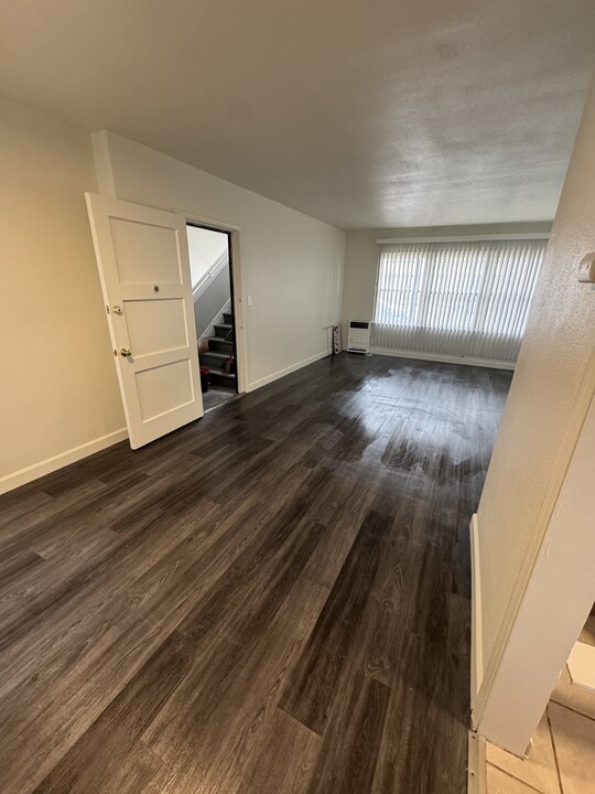 3321 1/2 W 77th St, Unit 77th in Los Angeles, CA - Building Photo