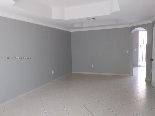 8425 NW 141st Terrace in Hialeah, FL - Building Photo - Building Photo