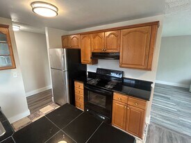 2409 N St NE in Auburn, WA - Building Photo