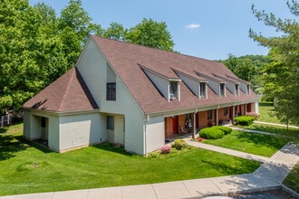 Lincoln Manor Apartments in Walnutport, PA - Building Photo - Building Photo