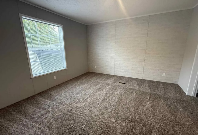 16645 Lakewood Dr in Holly, MI - Foto de edificio - Building Photo