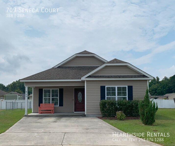 709 Seneca Ct in Winterville, NC - Building Photo
