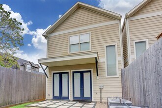5217 Darling St in Houston, TX - Building Photo - Building Photo