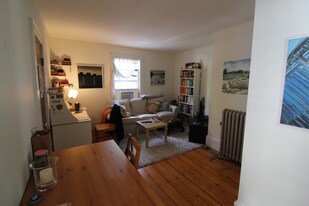 35 Concord Ave in Cambridge, MA - Building Photo