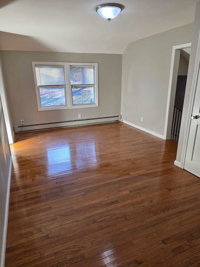 28 Ridgeway St, Unit A in Westfield, MA - Building Photo - Building Photo