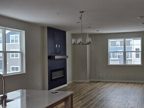 8652 Kenyon Ct NE in Blaine, MN - Building Photo - Building Photo