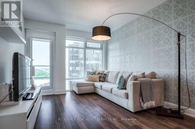 property at 2191-2191 Yonge St
