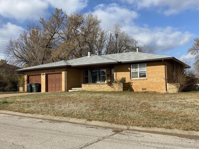property at 4345 SE 16th St