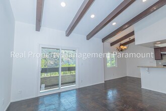 2700 Cahuenga Blvd E in Los Angeles, CA - Building Photo - Building Photo