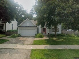 459 Rock Hall Cir in Grayslake, IL - Building Photo