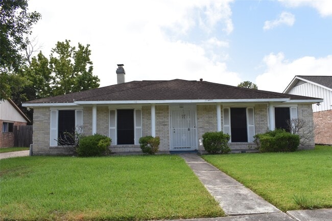 10427 Huntington Wood Dr in Houston, TX - Building Photo - Building Photo